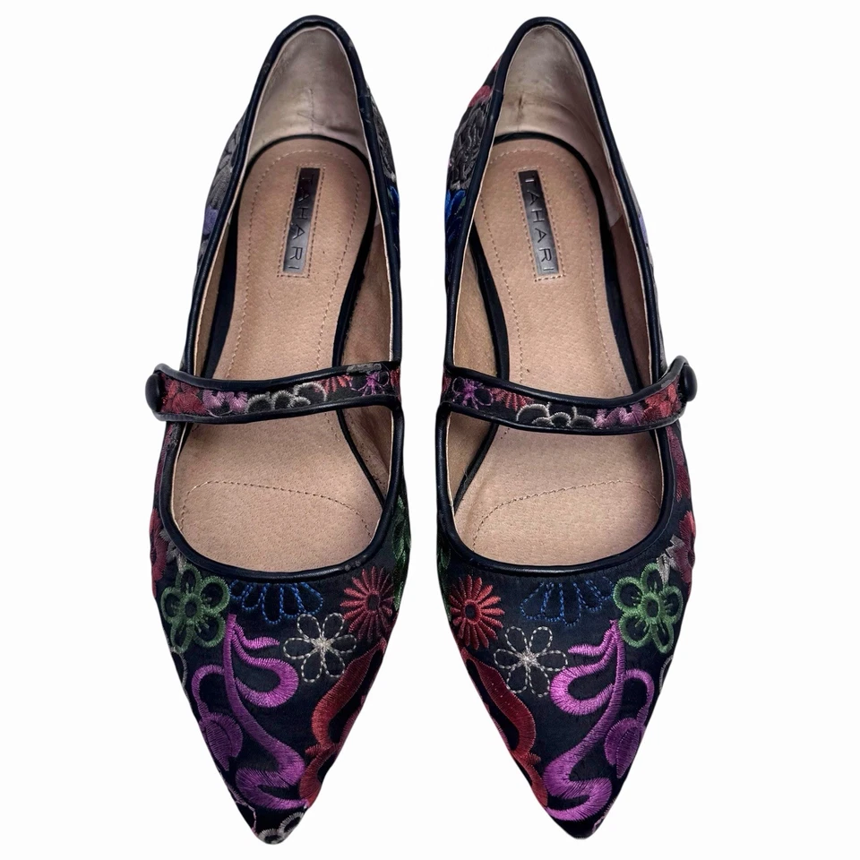 Zapatos Mary Jane Tahari “Park” negros bordados florales punta en punta 7,5 Foto 2 de 4