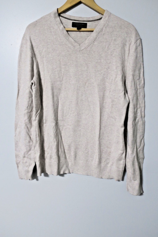 Banana Republic Men's Premium Luxe Yarn V-Neck Sweater