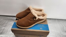 Clarks Size US 9M Cloudsteppers Breeze Myth Faux Fur Lined Slippers NWB