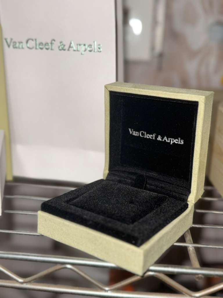 Van Cleef & Arpels アクセサリーケース Van Cleef & Arpels Necklace Box VCA Original Travel Jewelry Case