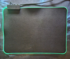 Razer RZ02-0250 GOLIATHUS CHROMA RGB Mousepad Illuminated Gaming 13.98"W Medium