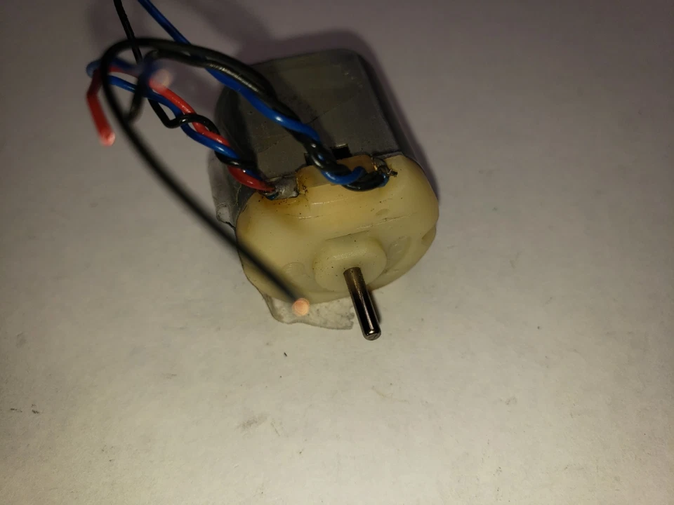 MOTOR WIRED F3 Locomotive HO Scale Model Power  Dual Drive Diesel Tested Working - Image 4 of 4