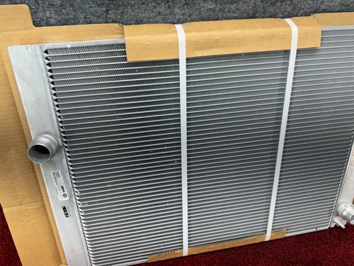 BMW E60 E63 E64 N62 Front Main Cooling Radiator Assembly OE BEHR 118K - Picture 8 of 9