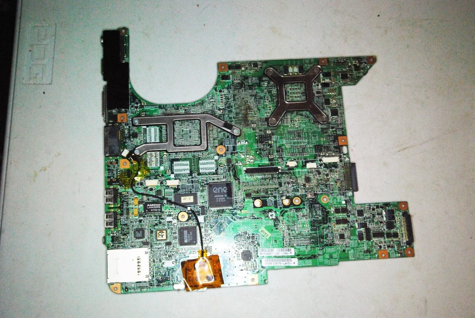 HP Pavilion DV6000 AMD mobo con procesador AMD Turion 64x2 y 3Gb RAM $TRP Foto 2 de 2