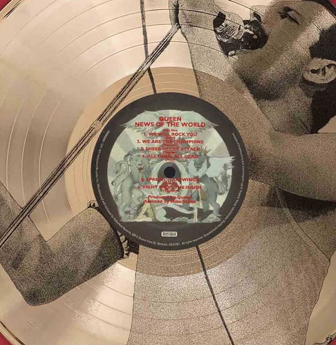 Queen News Of The World Framed Gold Etched LP Shadowbox - Picture 2 of 4