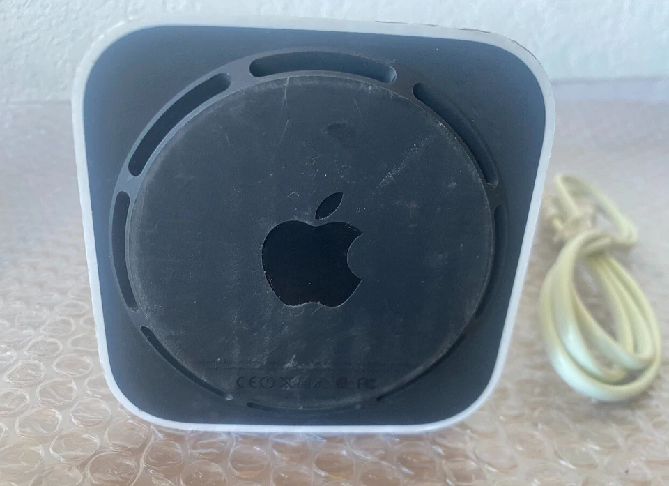 Apple AirPort Extreme A1521 3-Port Gigabit Wi-Fi 802.11 AC Router ME918LL/A - Image 4 of 4