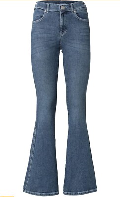 BNWT Denim Women's Macy Fit and Flare style Denim Jeans, Cape