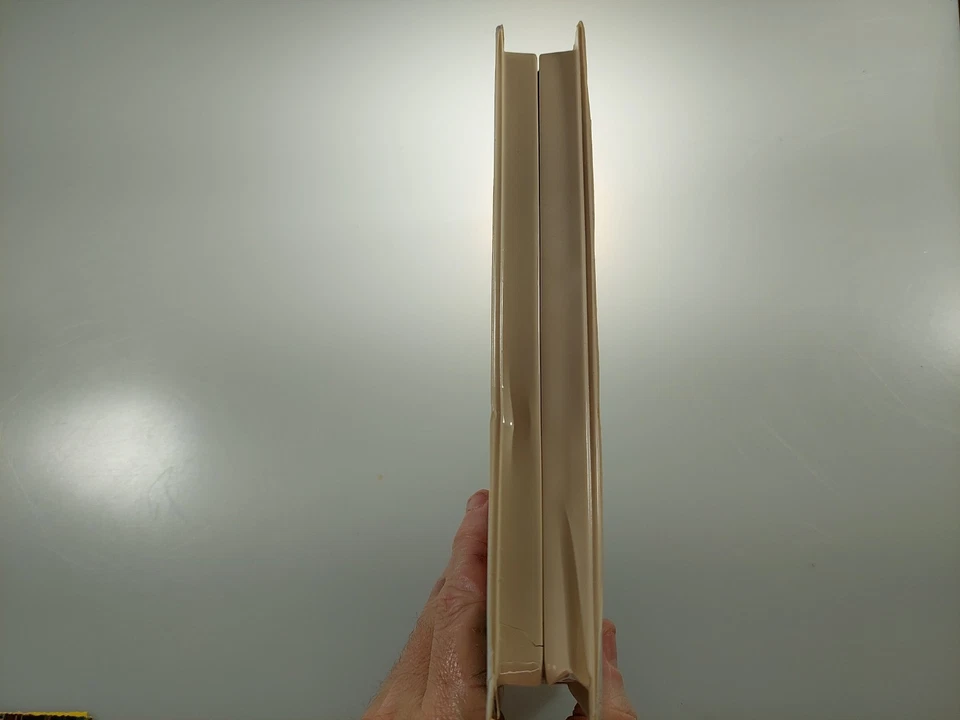 Walt Disney Robin Hood VHS Black Diamond Classics Cover Art - Image 2 of 4