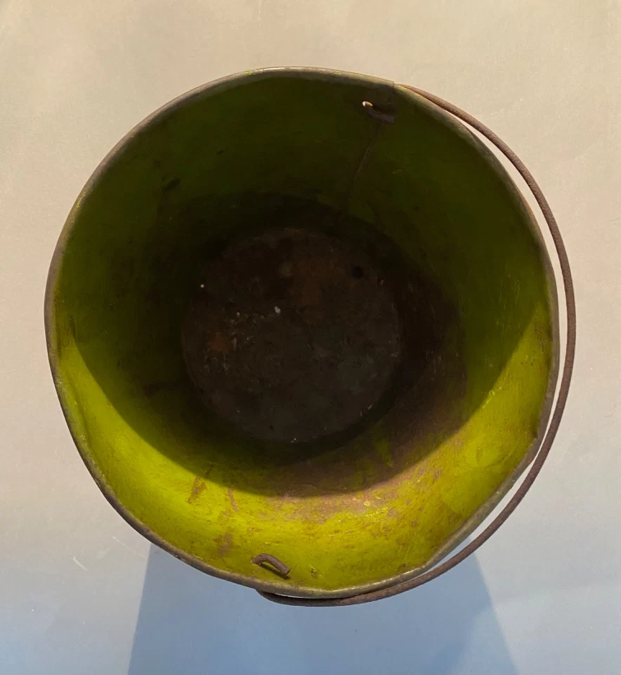 ANCIEN SEAU DE PLAGE EN TÔLE JOUET ANCIEN ART DÉCO - Photo 2/4