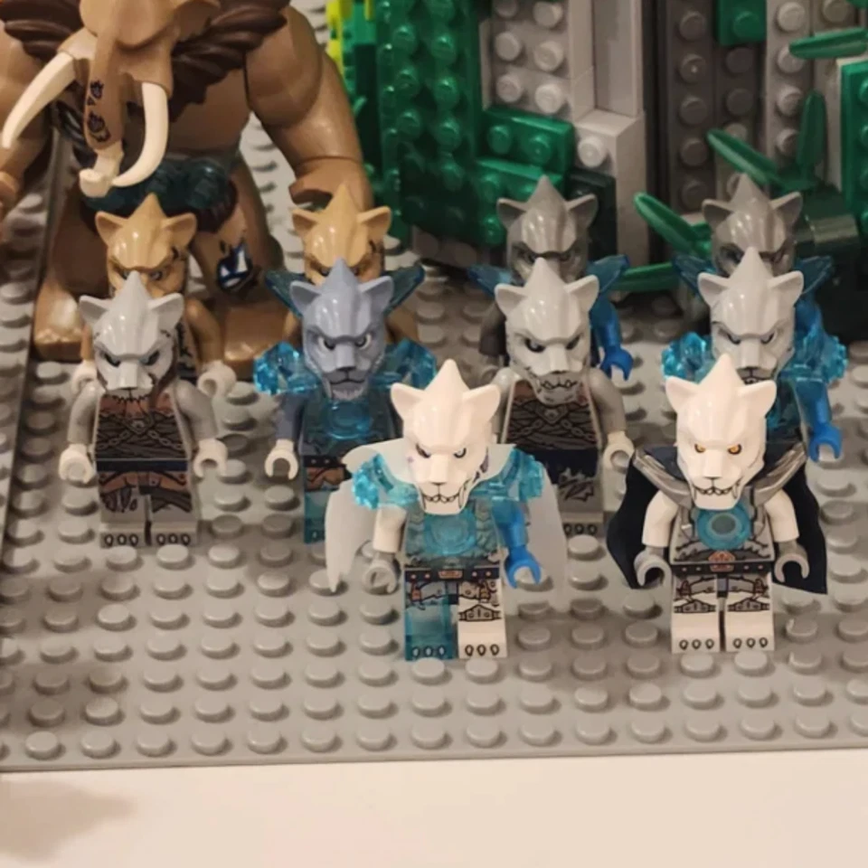Bulk Lego Chima Minifig Lot of 10X Mystery Chima Minifigures Lion Warriors Lot - Image 4 of 4