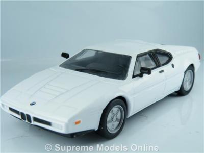 BMW M1 SERIE MODELLAUTO 1/43 MASSSTAB WEISS FARBSCHEMA BEISPIEL PKD T3412Z (=)