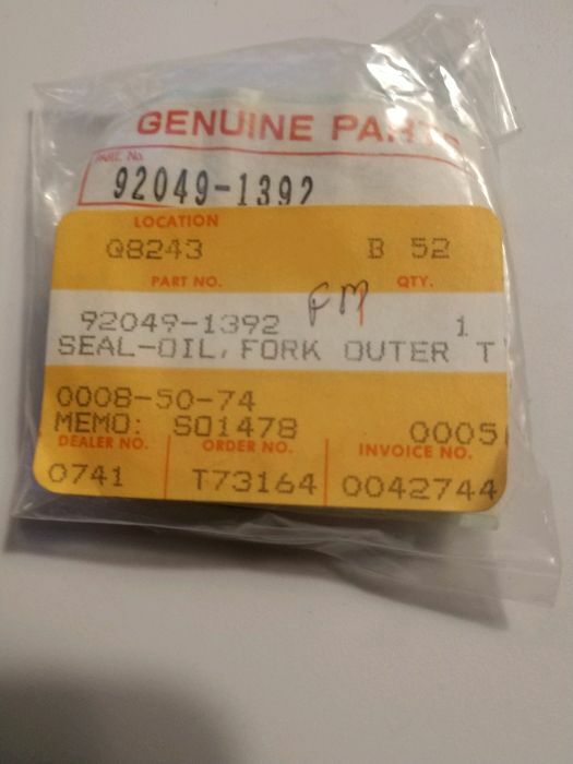 Kawasaki NEW 92049-1392 Fork Outer Tube Oil Seal ZR ZX ZR1100