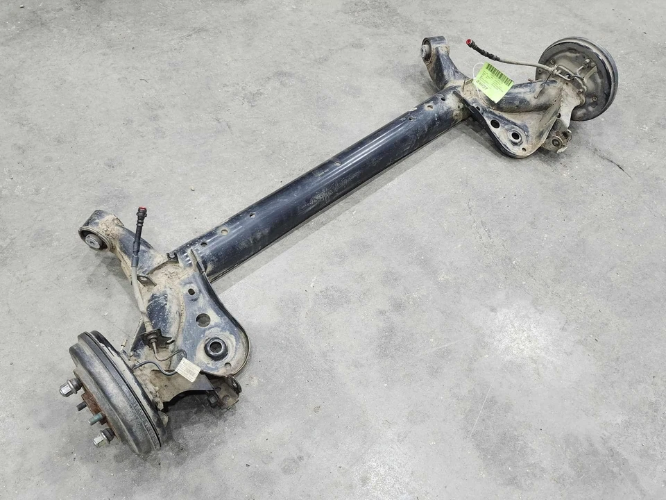 Оригинальная торсионная ось в сборе задняя балка для Ford Fiesta 2014-2019 годов выпуска BE8Z5035A - Изображение 2 из 4