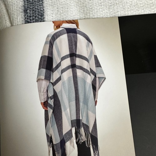 Cashmere Blend Blanket Wrap Women’s Banana Republic Skyler blue Plaid Fringe - Picture 4 of 5
