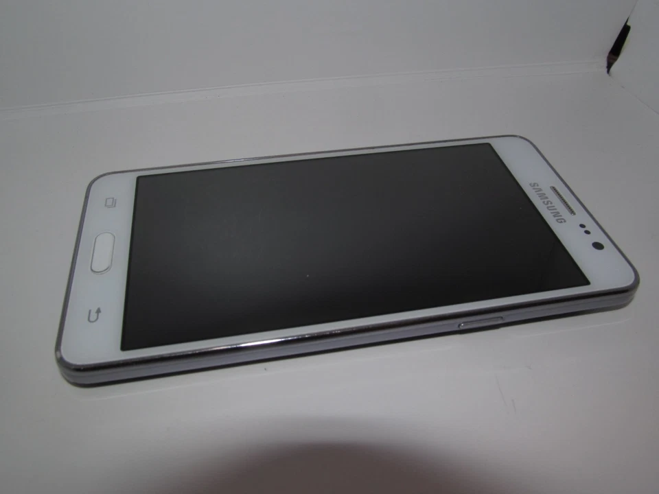 Samsung Galaxy On5 LTE 8 GB White Metro PCS Clean IMEI Needs Battery SM-G550T1 - Image 2 of 4