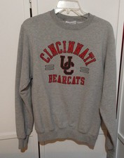 Pre Owned Champion NCAA Cincinnati Bearcats Crewneck Sweatshirt Adult Size Small