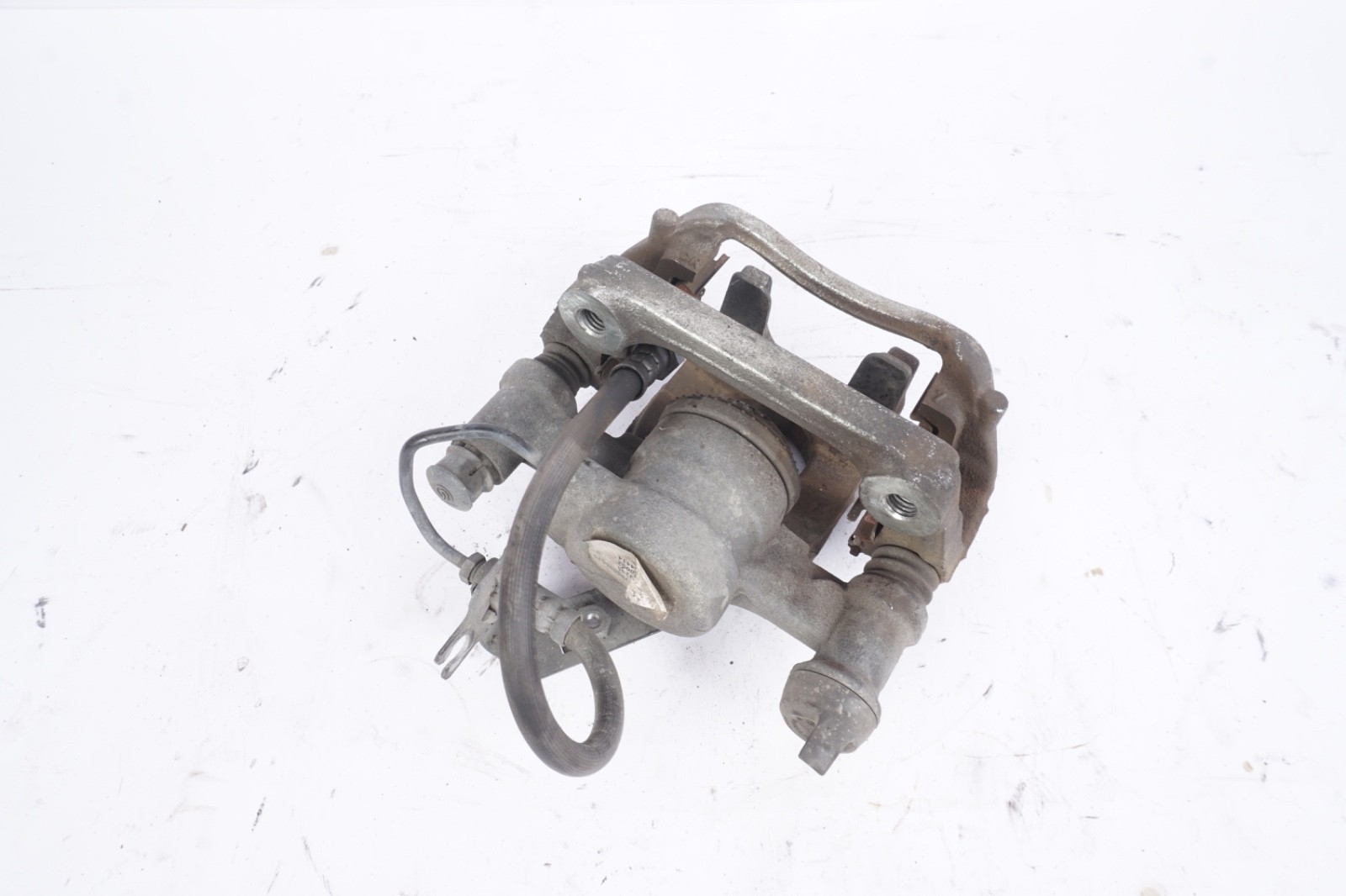 2014 - 2020 Maserati Ghibli Rear Left Driver Side Brake Caliper 6700096670 OEM