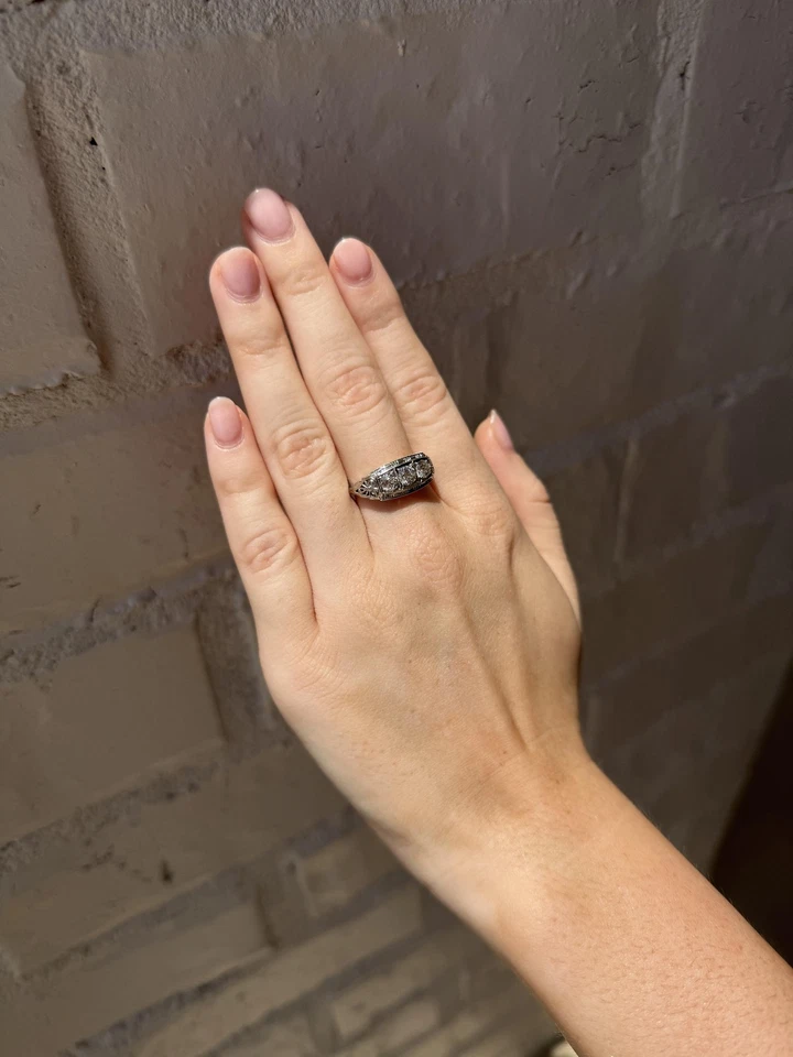 Vintage Art Deco Three Stone Old European Cut Diamond Ring - Image 3 of 4