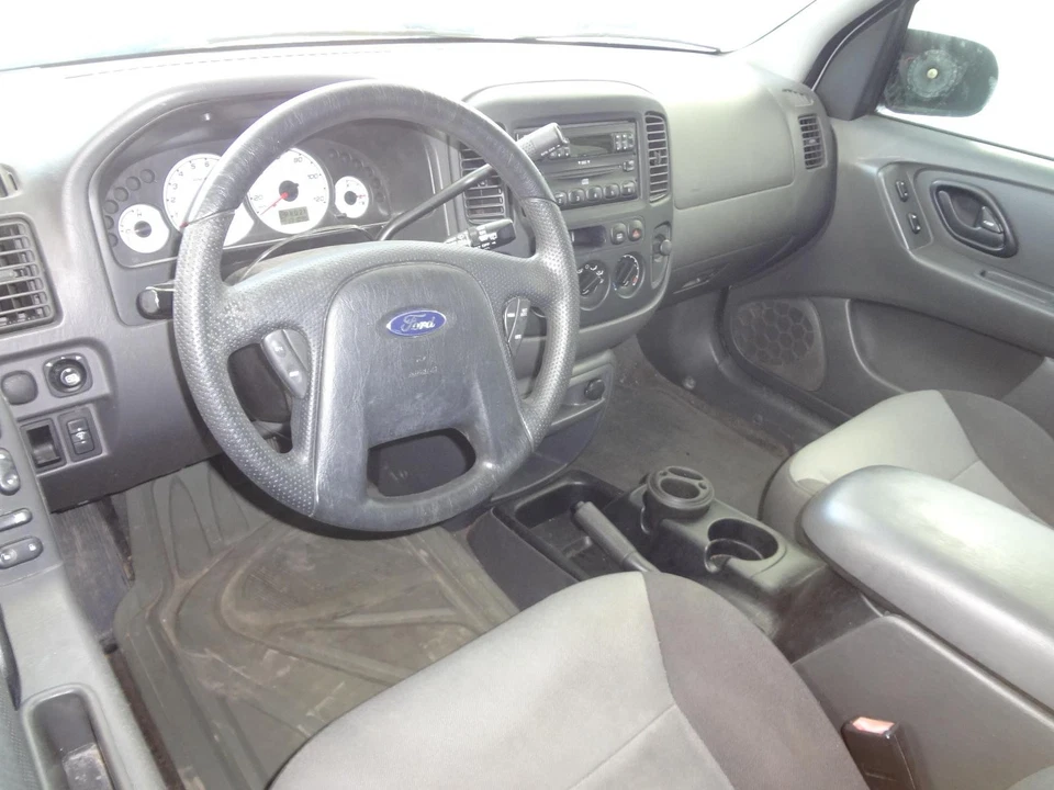 Conjunto de puerta trasera derecha usado lado trasero se adapta a: Ford Escape 2004 eléctrico tintado g Foto 3 de 4