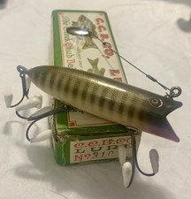 VINTAGE CREEK CHUB CASTROLA W/CORRECTLY MARKED BOX ! GLASS EYES WOODEN LURE ! 