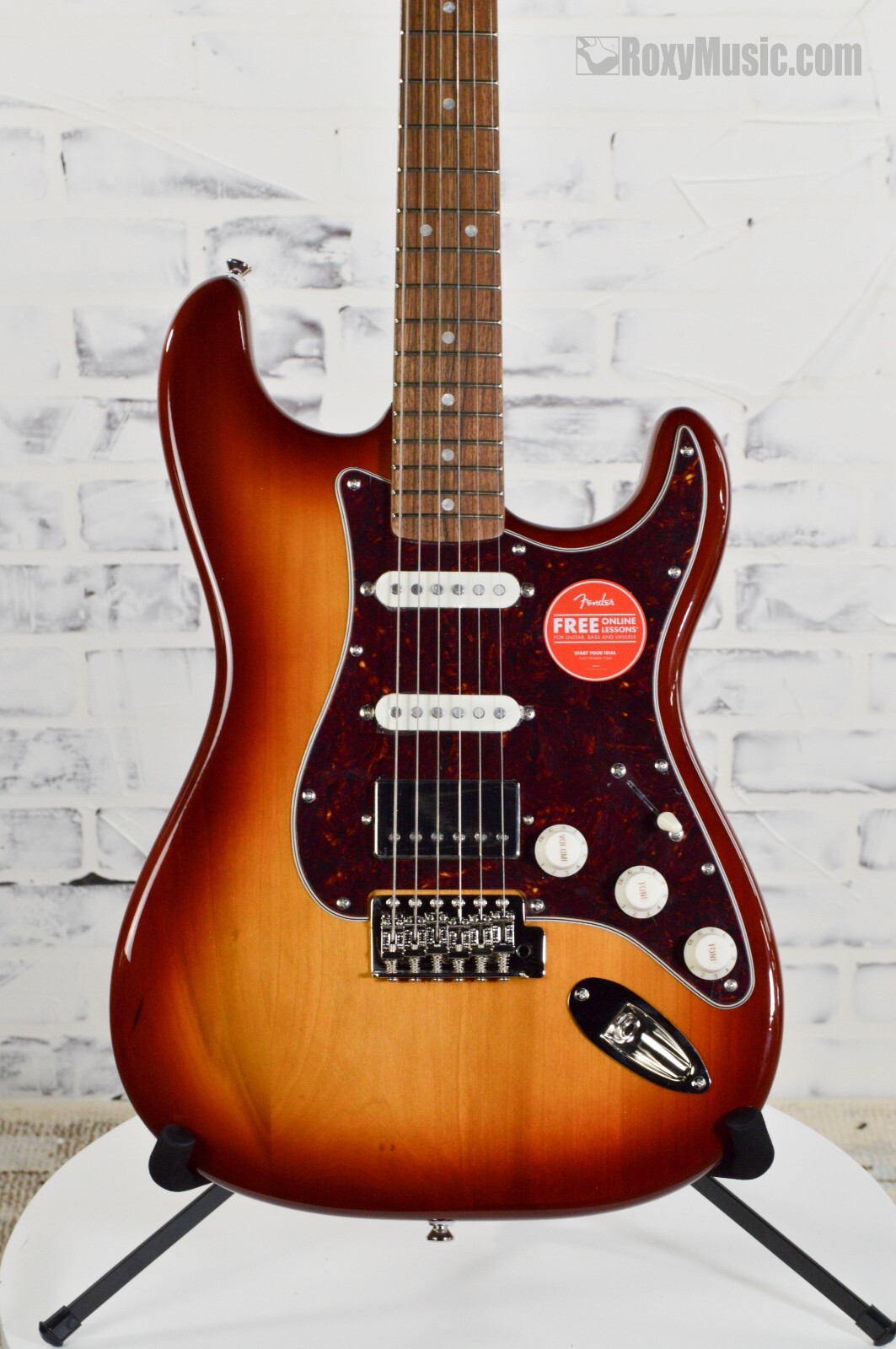 Лимитированная серия гитар Squier Classic Vibe 60-х годов Stratocaster HSS Sienna Sunburst