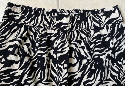 Joe Fresh Women’s S Cream/Black Cebra Animal Print Ruffle Pull On Skirt Rayon - Picture 2 of 10