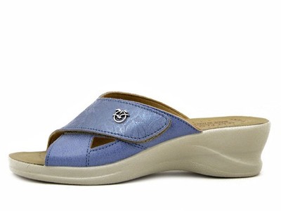 Damen Hausschuhe himmelblau mit Riemen Keilabsatz 5 cm Echtleder Einlegesohle FLY FLOT