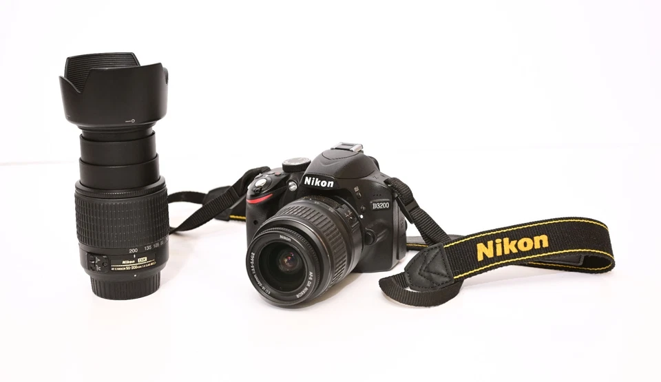 Nikon D3200 24MP DSLR + 18-55mm G II  & 55-200mm G Lenses + Bag 7537 Shutter Cnt - Image 3 of 4