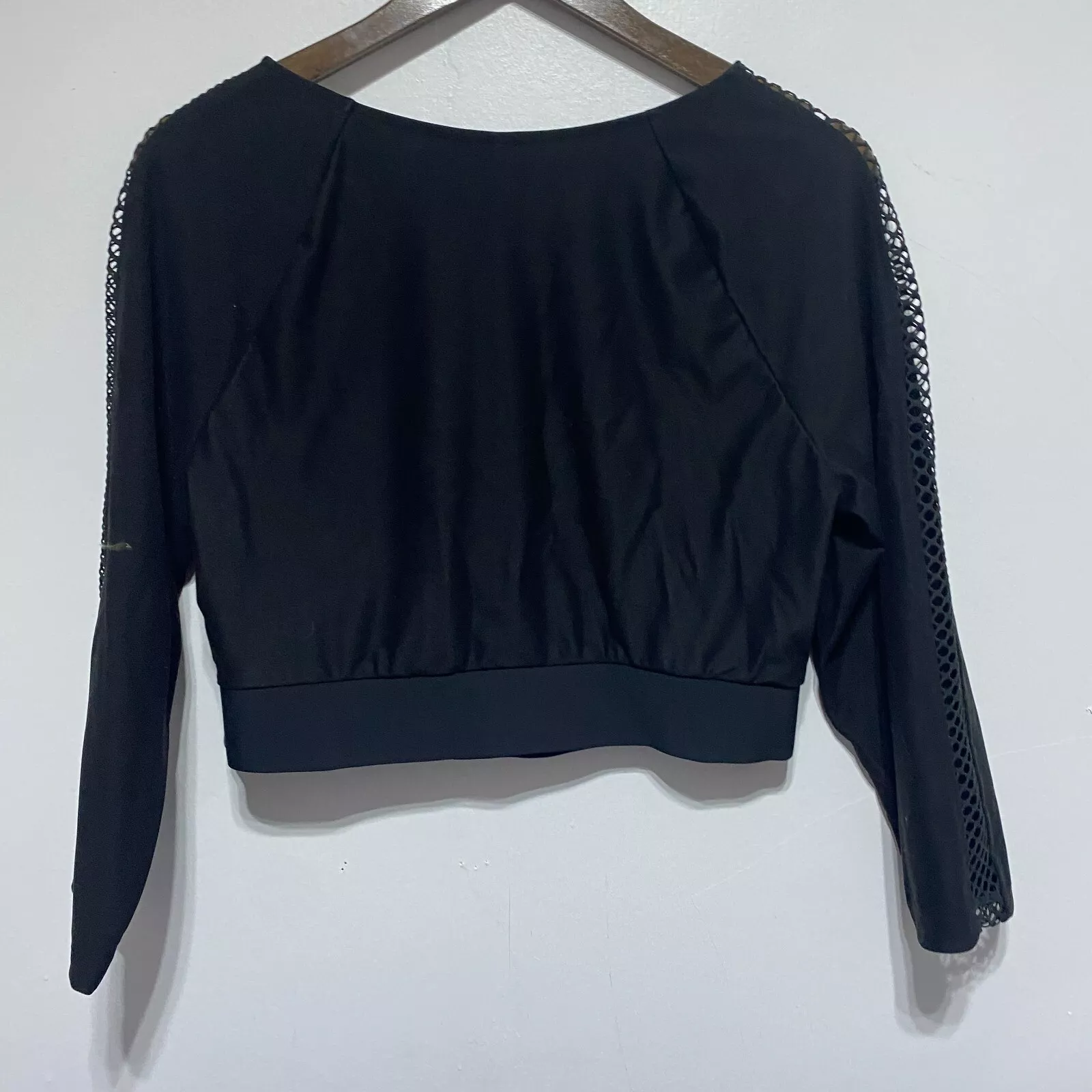 victoria-secret-vs cage sleeve cropped plush stretch active yoga shirt