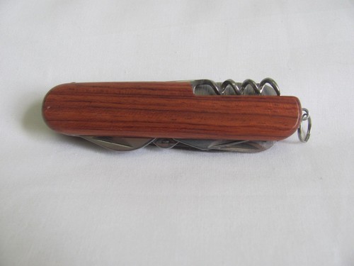 7355 PROUD AUSTRALIAN PERSONALISED WOODEN POCKET KNIFE MULTI TOOL WITH 10 TOOLS - Picture 3 of 4