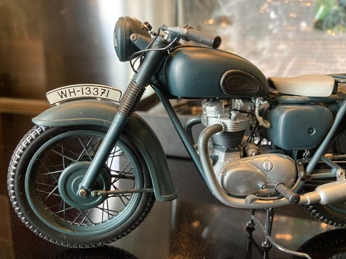 RARE MOTO TRIUMPH TR6 THE GREAT ESCAPE STEVE McQUEEN SCALE 1/12 MINICHAMPS - Bild 10 von 19