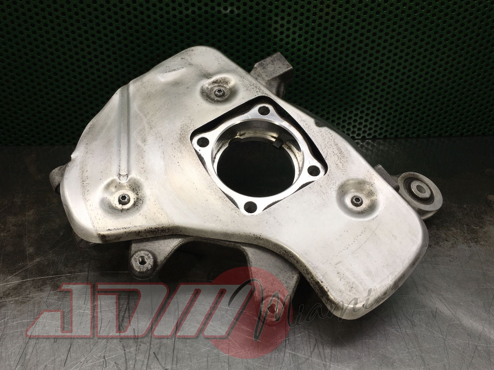 2018-2023 ASTON MARTIN VANTAGE SPINDLE KNUCKLE HUB REAR LEFT SIDE HY53-5A971-AD