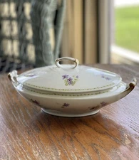 VINTAGE, B&T LIMOGES FRANCE SERVING BOWL WITH LID