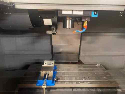 Hurco VM20i CNC Vertical Machining Center (2015) - Picture 2 of 6