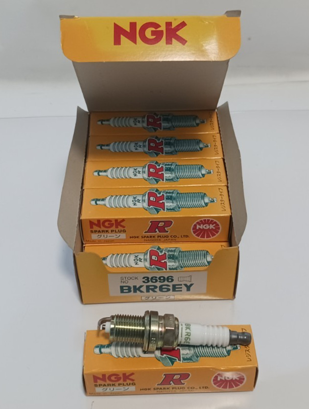 10X GENUINE OEM NGK SPARK PLUGS 3696 NOS BKR6EY NISSAN FREE SHIPPING