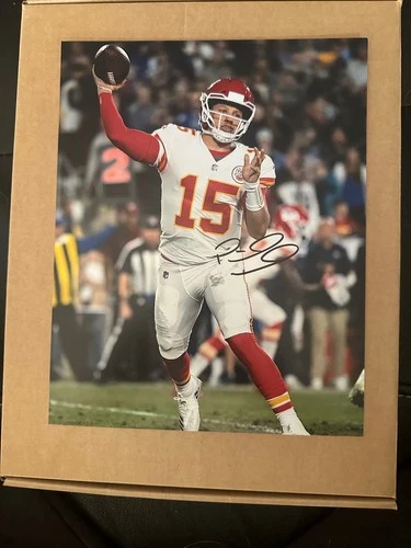 Patrick Mahomes Kansas City Chiefs NFL autographed 8x10 photo with COA