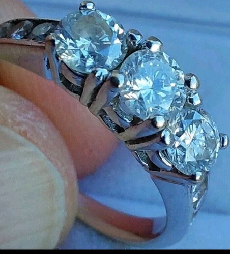 0,90 Karat Weiß 18 K Gold Diamant Verlobungsring. Größe P - Bild 2 von 13