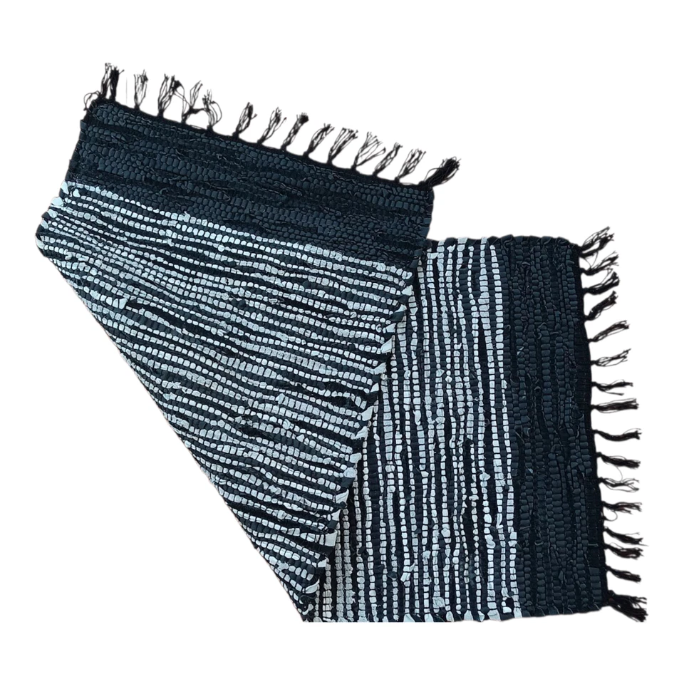 Alfombra de cuero ignífuga Zebra 20x32 pulgadas (50x80 cm) - Alfombra exótica resistente al calor Foto 3 de 4