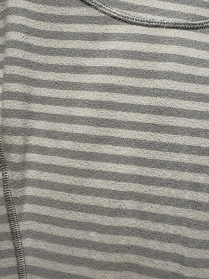 Lululemon 2011 Longsleeve Run Pullover Top - White And Grey Stripe Sz 6 - Image 2 of 4