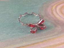 Anello Donna Metallo Col. Argento Antico Fiocco Strass Rossi Tg.16 Bigiotteria