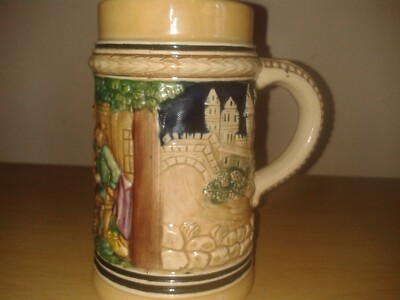 Vintage Deutscher Bierkrug Krug.Burg/jovial Trinkszene Bild.1/2Pint. (C7)