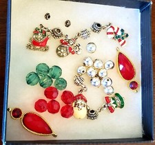 29 Lot Christmas Charms Beads Loose Bracelet Santa Sleigh Snow Man Bell Candy