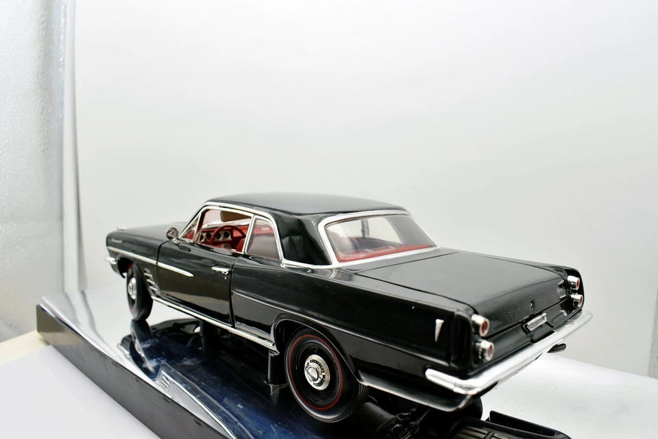 Modellino auto scala 1:18 Pontiac tempest coupe highway 61 diecast modellismo - Immagine 3 di 4