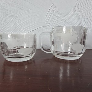 Set vintage 1970s Nestlé Nescafé clear glass world globe Cream & Sugar  Set