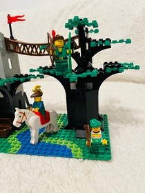 LEGO Castle: Forestmen's Crossing (6071) Complete with Instructions - Forestman