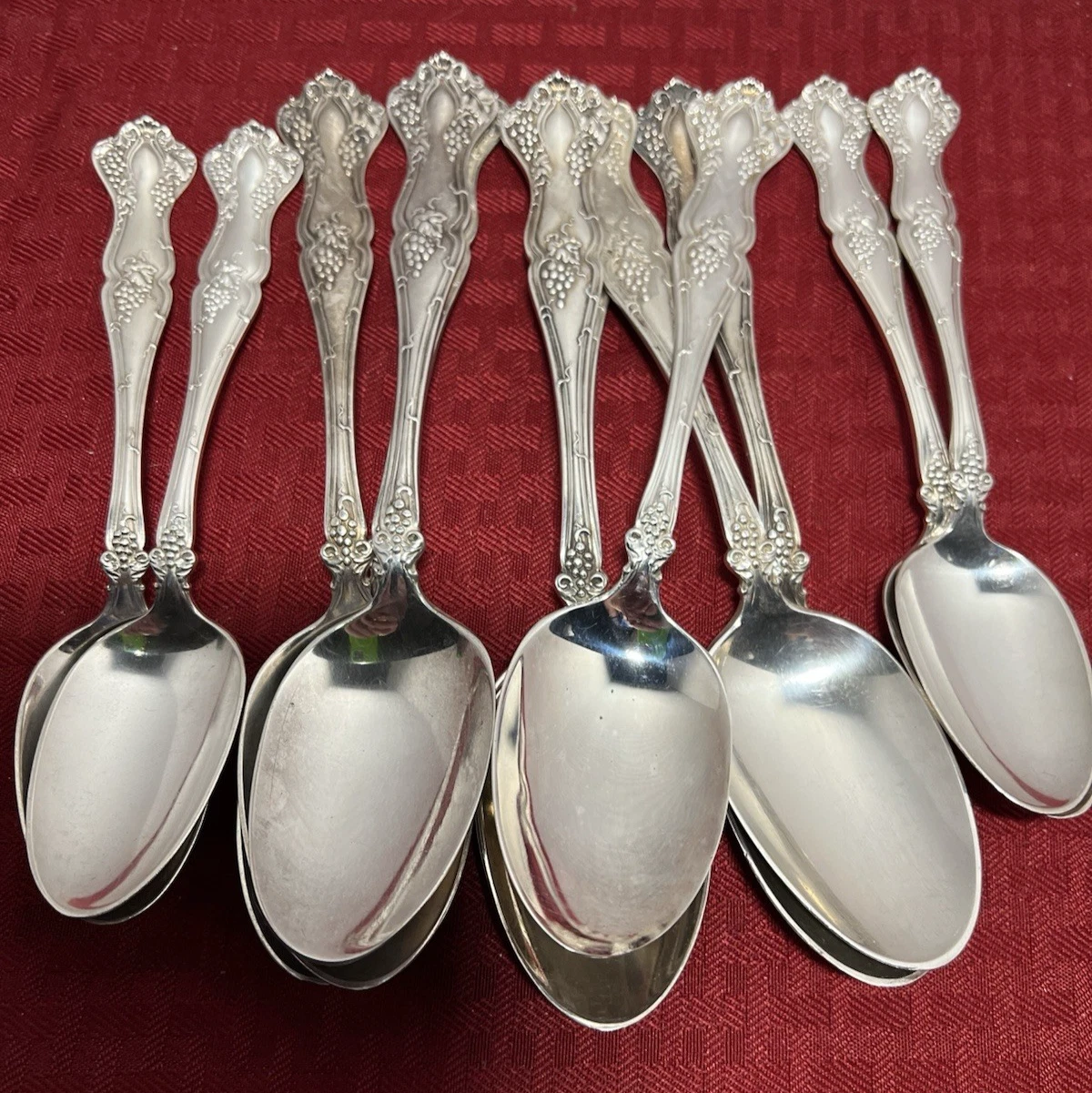1847 ROGERS*VINTAGE GRAPE PATTERN*8 LG SERVING SPOONS & 4 OVAL SOUPS*1904
Opens in a new window or t