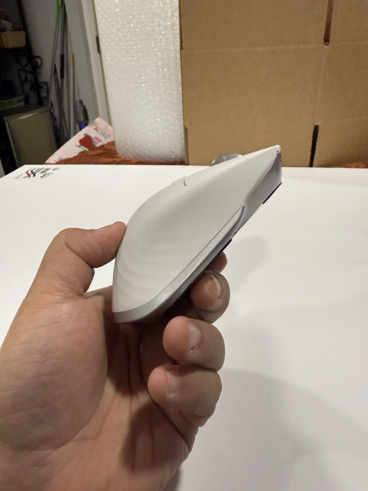 Logitech MX Master 3S For Mac Mouse NO DONGLE TESTED White - Image 3 of 4