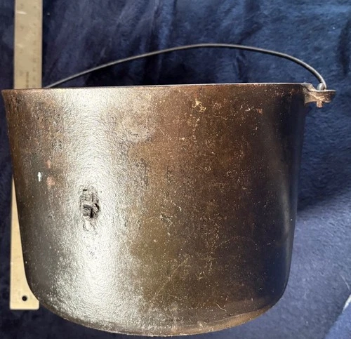 Vintage Wagner Flat Bottom Kettle w/ Handle 8P (KI710)