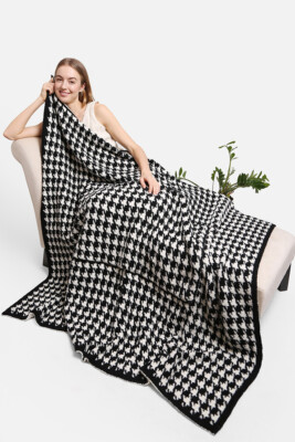 ScarvesMe Oversized Luxury Soft Houndstooth Cozy Throw Blanket With Trim