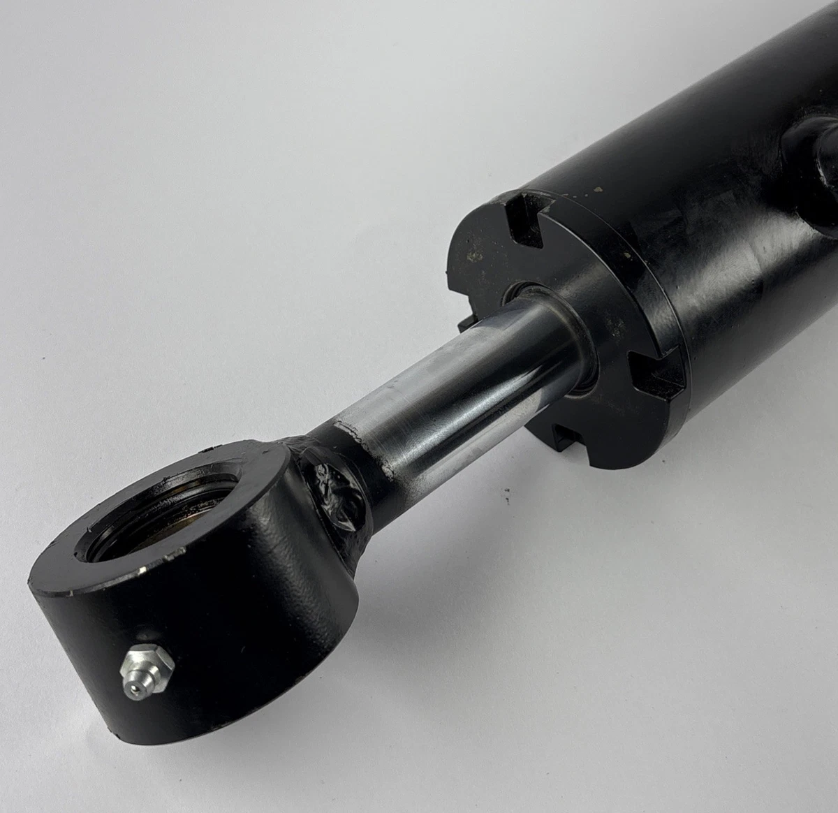Hydraulic Welded Cylinder C6031498 105082 18" Retracted photo 4